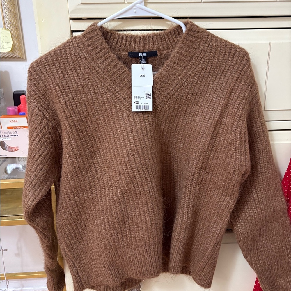 Uniqlo Beige V-Neck Sweater